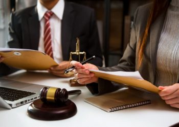 How a Business Lawyer Can Help Your Business Navigate Employment Law