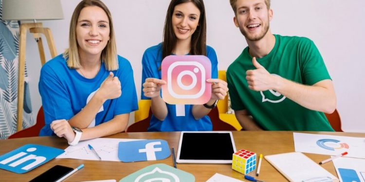 The Art of OnlyFans Chatting and the Role of Top Management Agencies