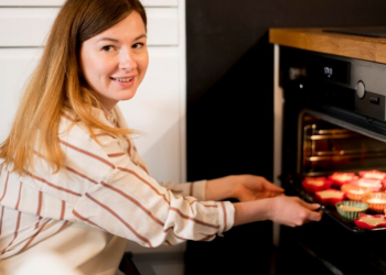 Shining Oven: Transforming Kitchens, One Sparkle at a Time