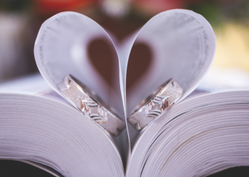 Modern vs. Classic: Finding Your Matching Promise Ring Aesthetic